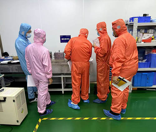 Visiting a Chinese lens factory